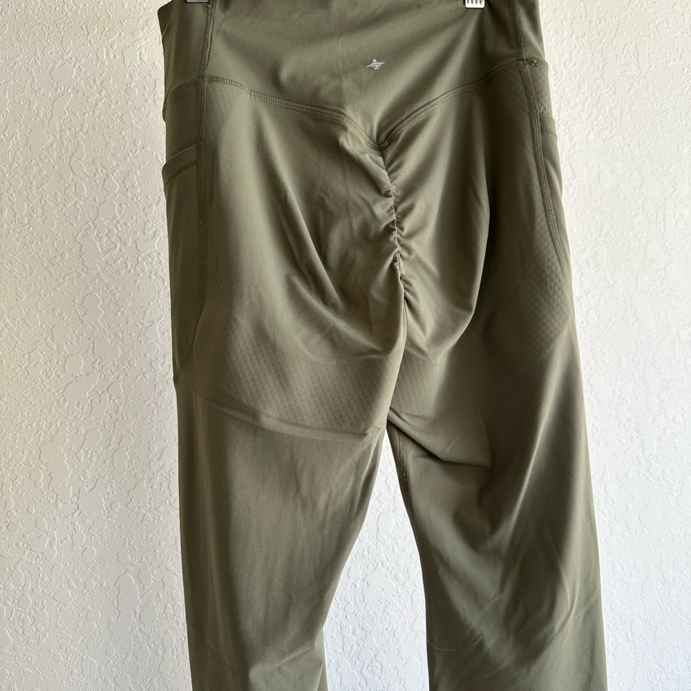 HALARA women’s butt lifting viral leggings